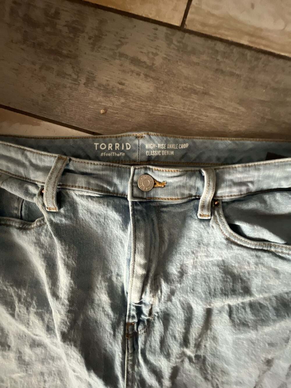 Torrid High-Rise Ankle Crop Classic Denim Light Wash Jeans Size 22 - Picture 2 of 8